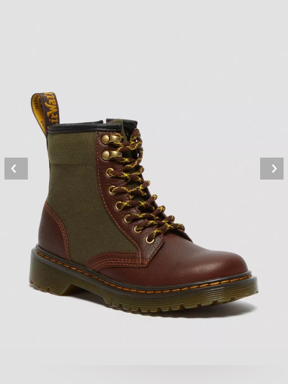 Dr. Martens Panely Boots 7